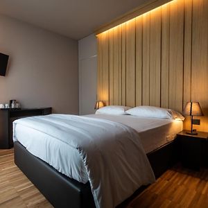 Camera con letto king size